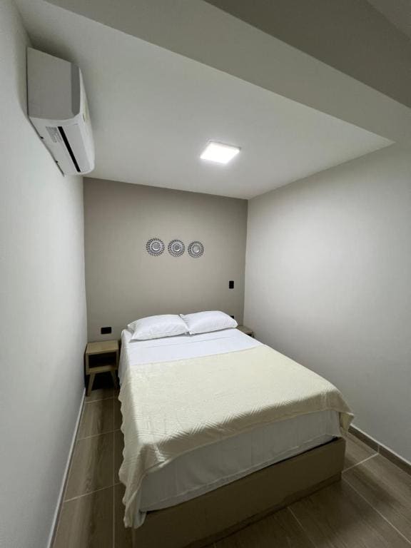 Double Room with Private Bathroom room - Image 3