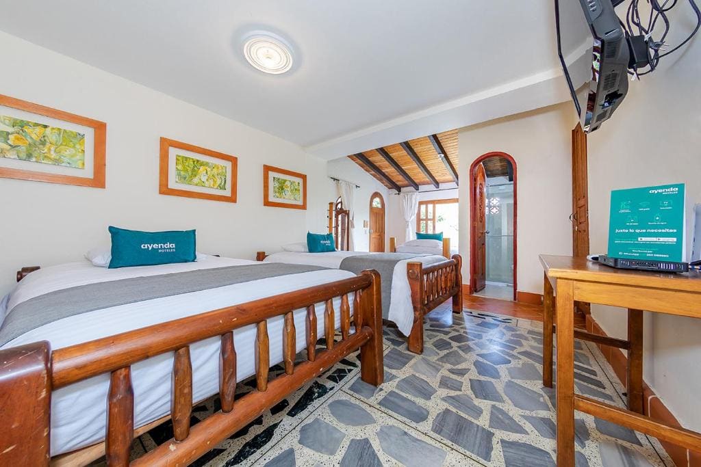 Standard Triple Room room - Image 3