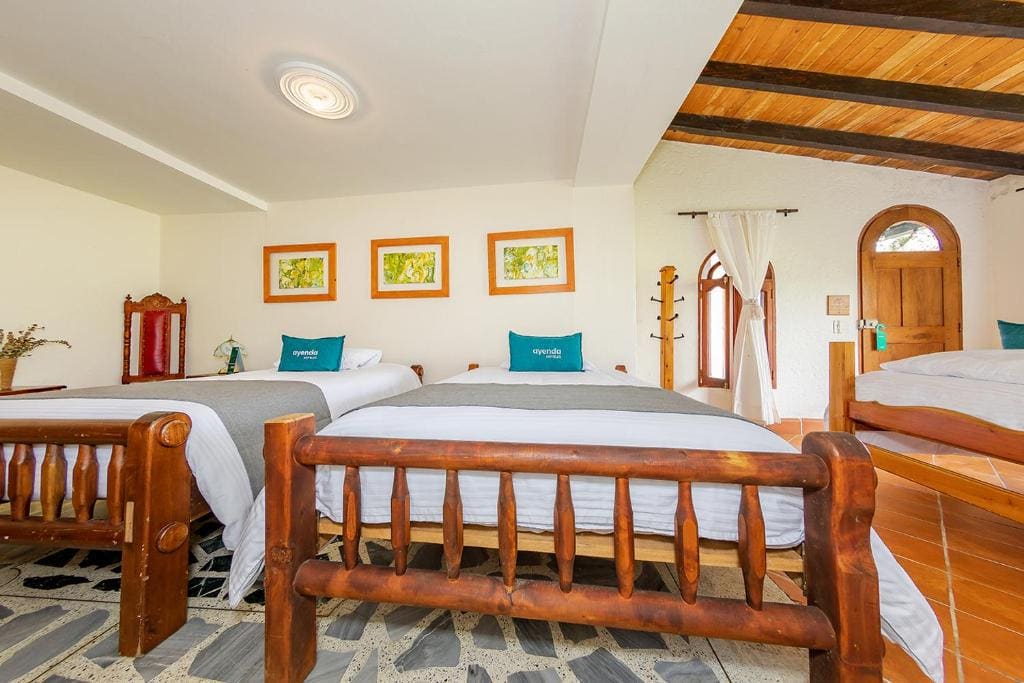 Standard Triple Room room - Image 1