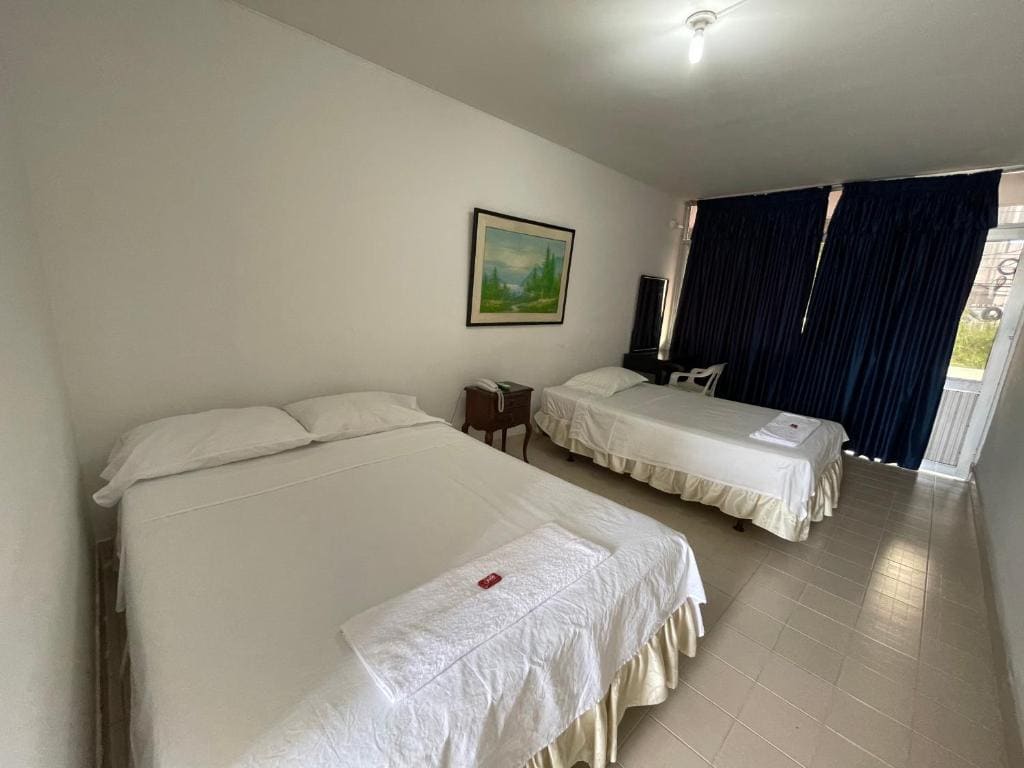 Single Room with Balcony room - Image 2