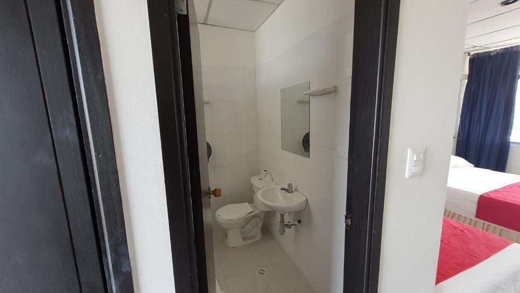 Single Room with Balcony room - Image 3