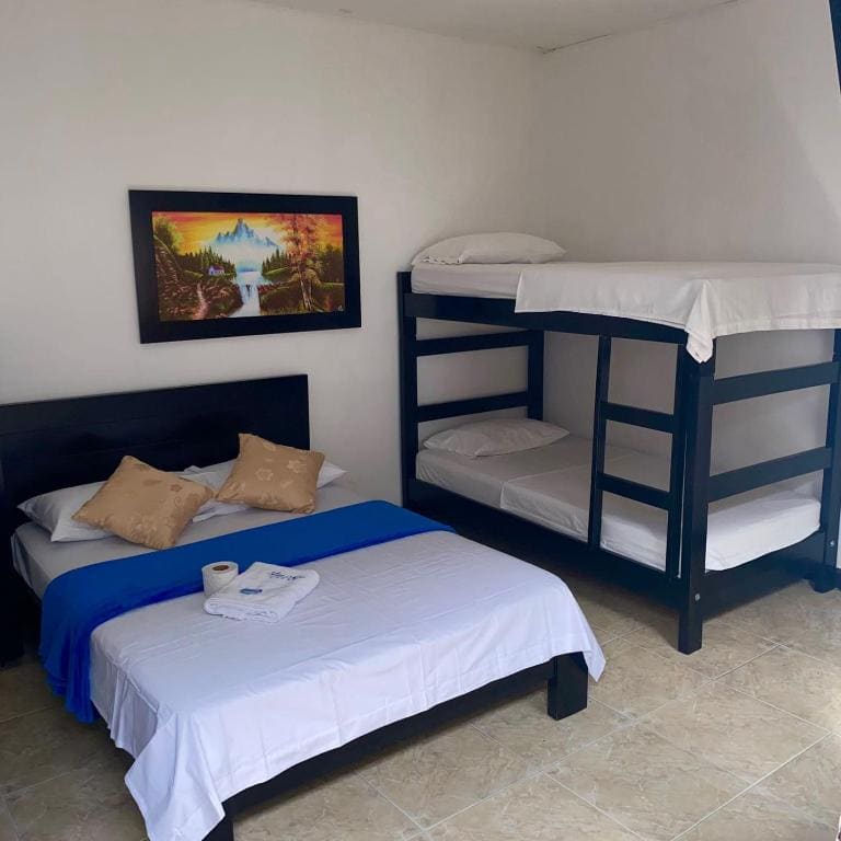 Comfort Quadruple Room room - Image 1