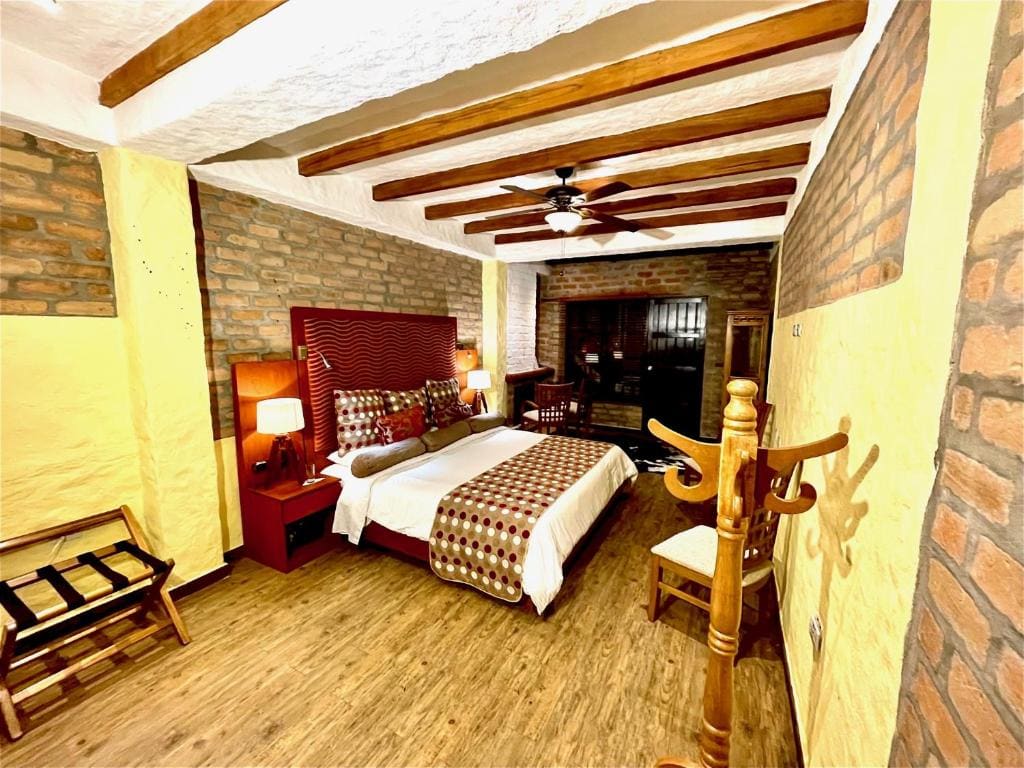 Deluxe Double Room (2 Adults + 1 Child) room - Image 2