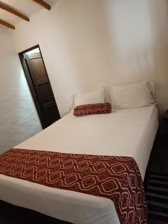 Queen Room room - Image 2
