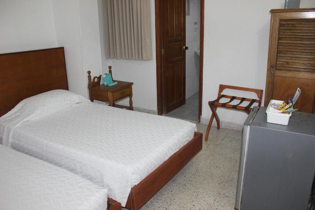 Twin room - Image 2