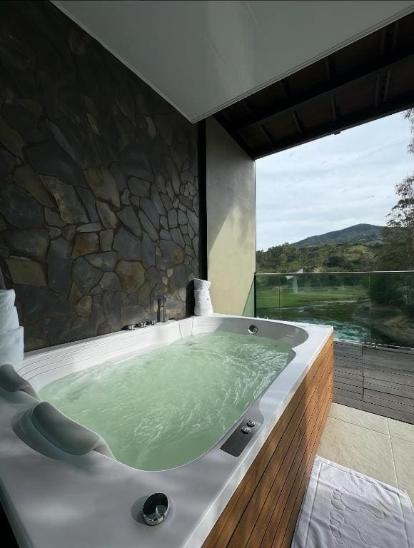 Double Room with Spa Bath room - Image 1