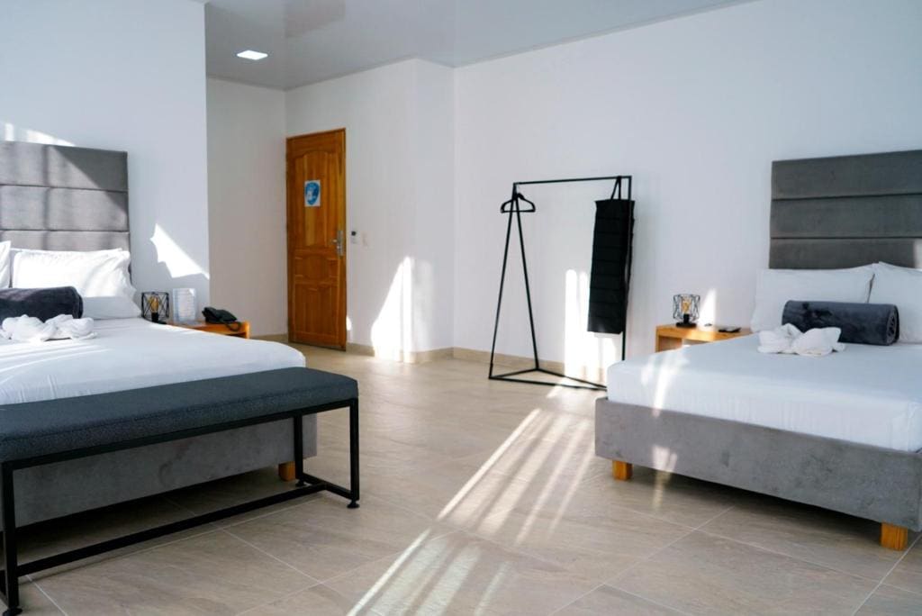 Family Room room - Image 3