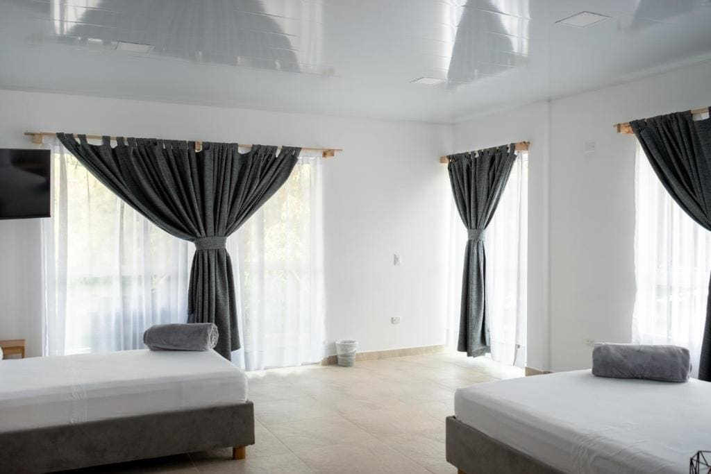 Family Room room - Image 2