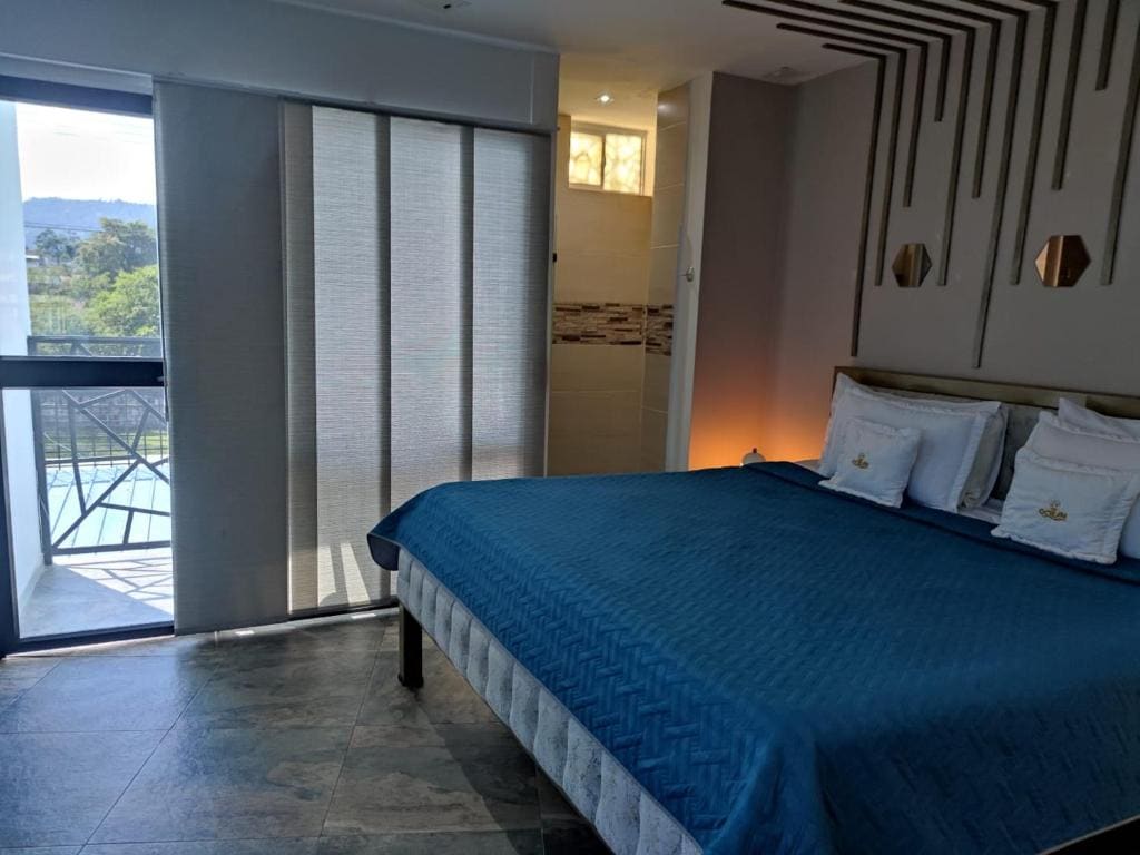 Suite room - Image 2