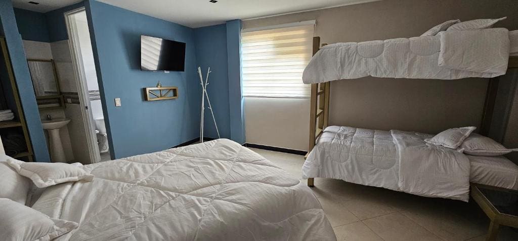 Family Room room - Image 1