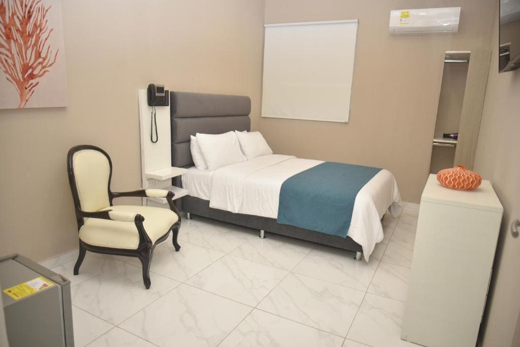 Deluxe Room room - Image 1