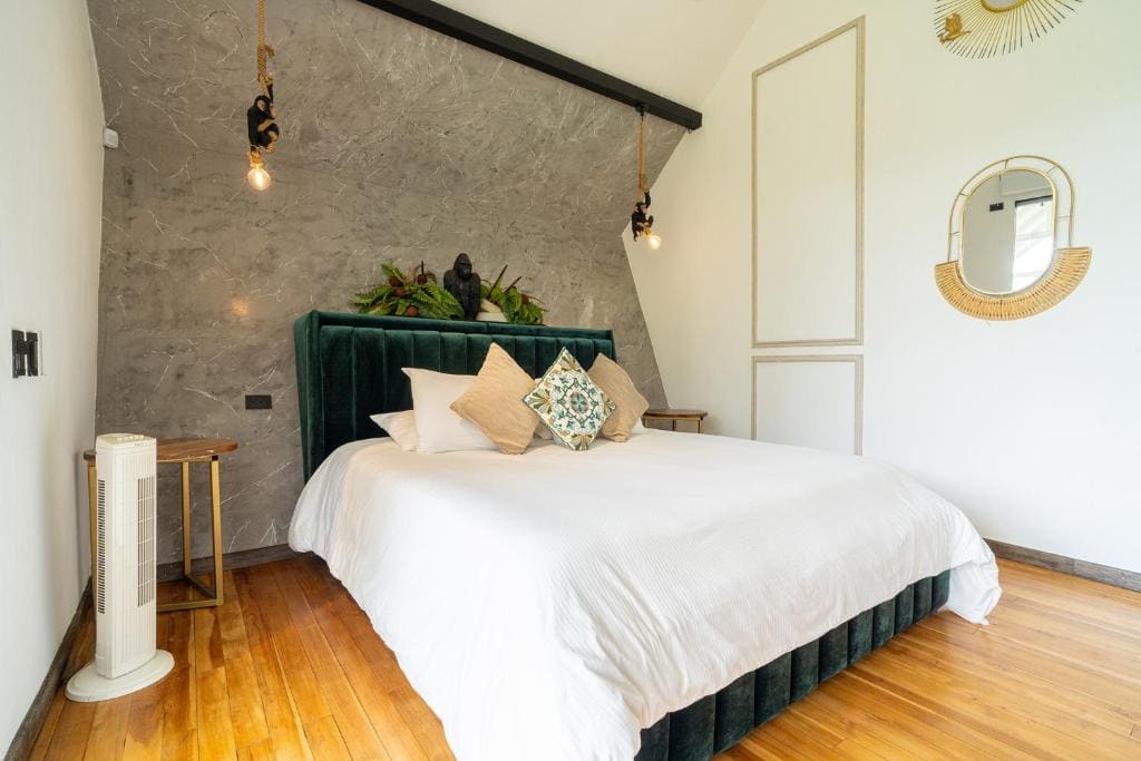 Deluxe Room room - Image 3