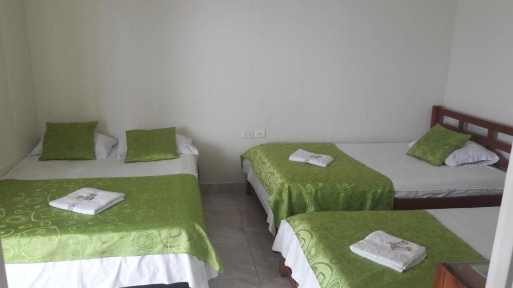 Standard Quadruple Room room - Image 1
