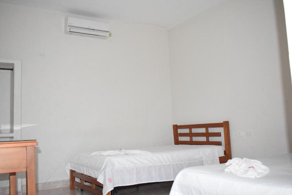 Standard Quadruple Room room - Image 3