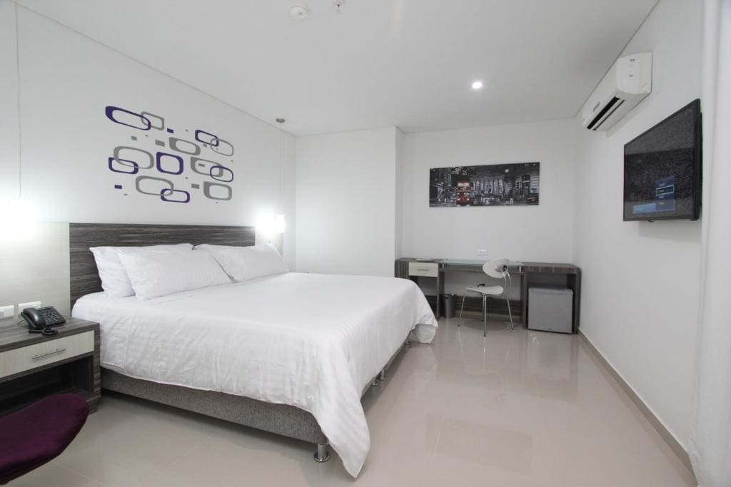 Deluxe King Room room - Image 1