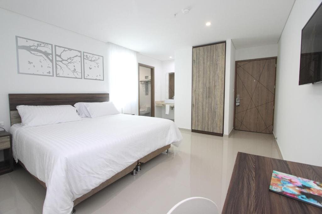 Deluxe King Room room - Image 2