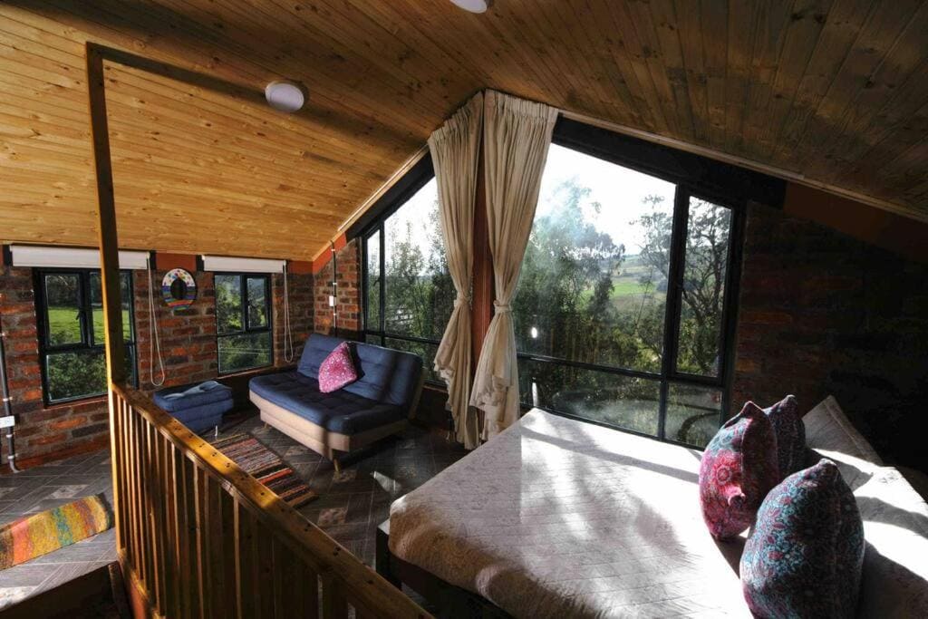 One-Bedroom House room - Image 1