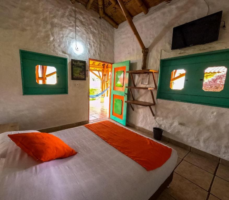 Deluxe Double Room with Bath room - Image 3
