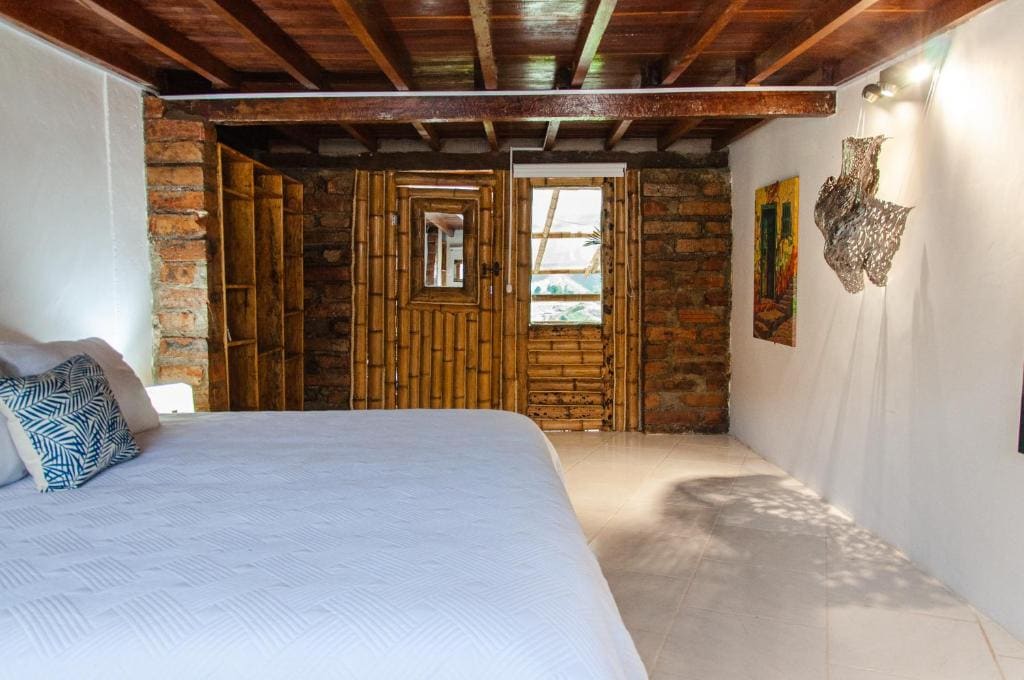 Deluxe Suite room - Image 3