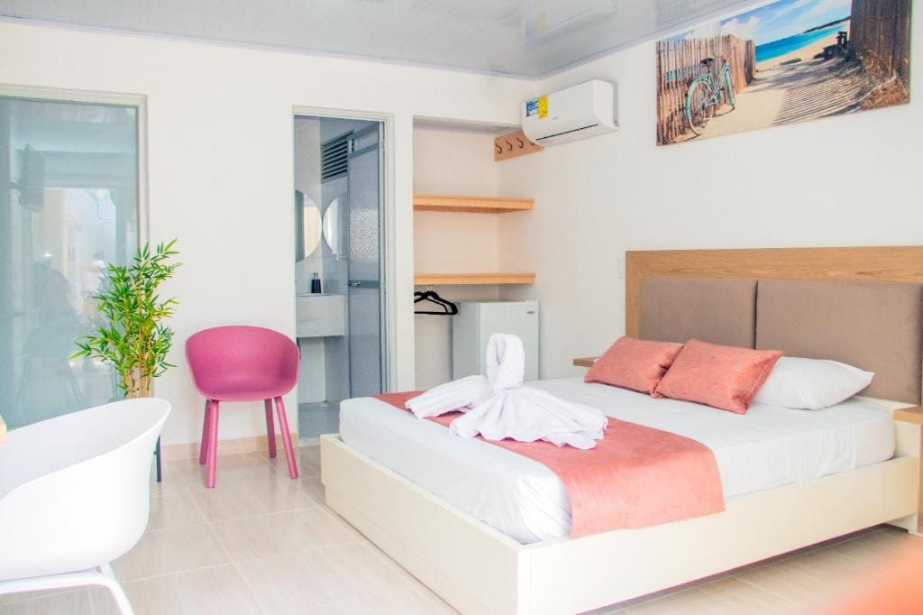 Double Room with Balcony room - Image 1