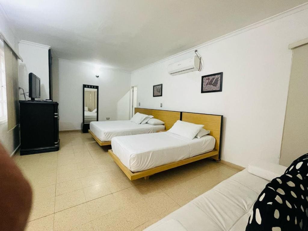 Deluxe Twin Room room - Image 1