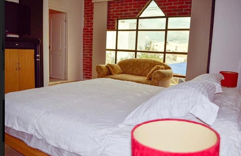 Deluxe Twin Room room - Image 2