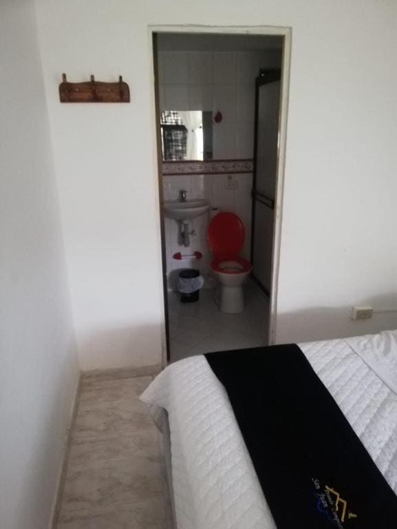 Budget Double Room room - Image 3