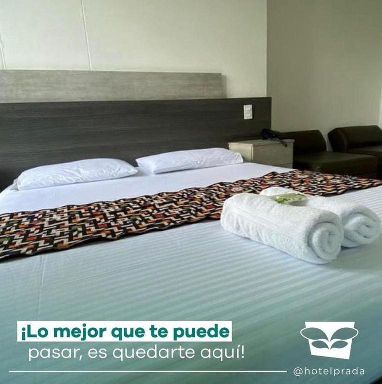 Deluxe Suite room - Image 2