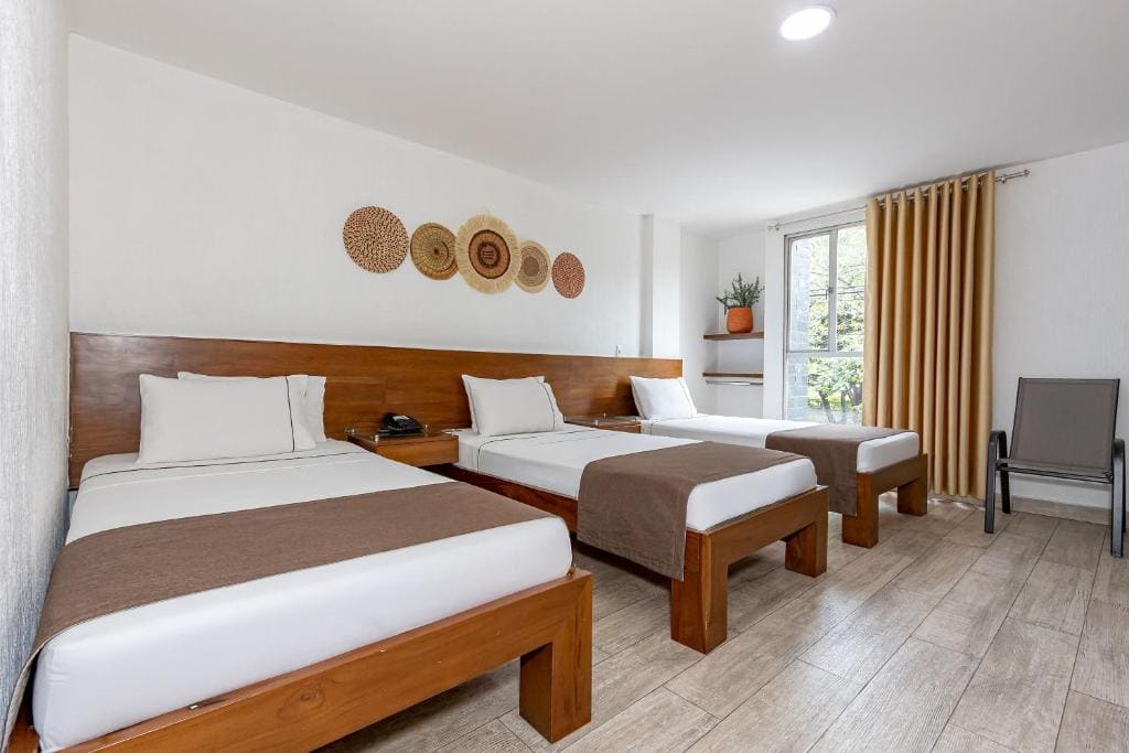 Comfort Triple Room with Shower room - Image 1