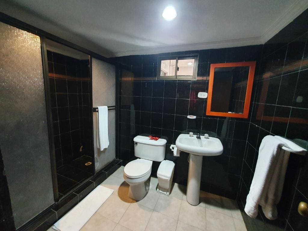 Family Room room - Image 1