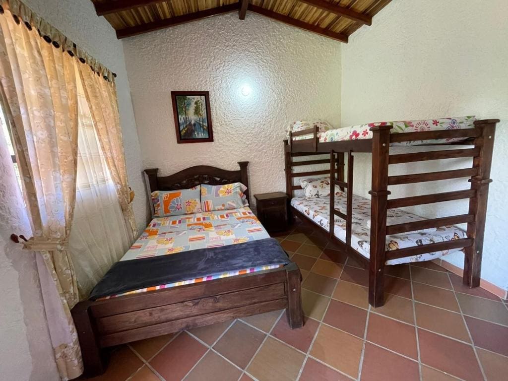 Family Room with Mountain View room - Image 3