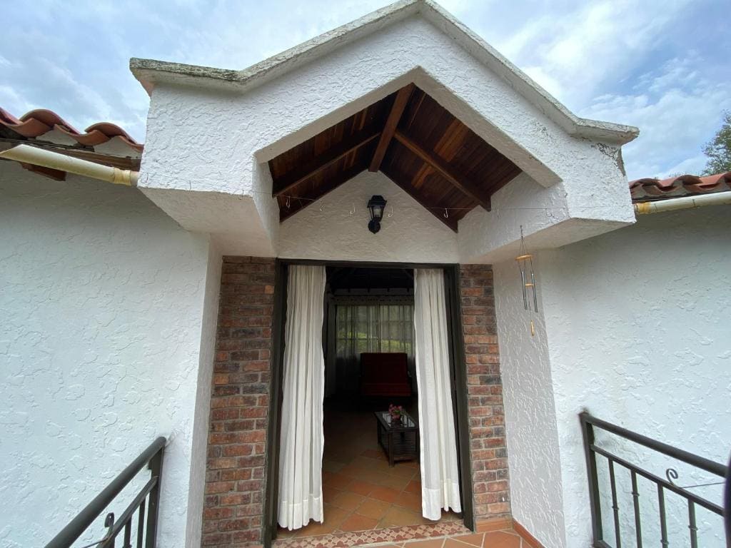 Family Room with Balcony room - Image 2