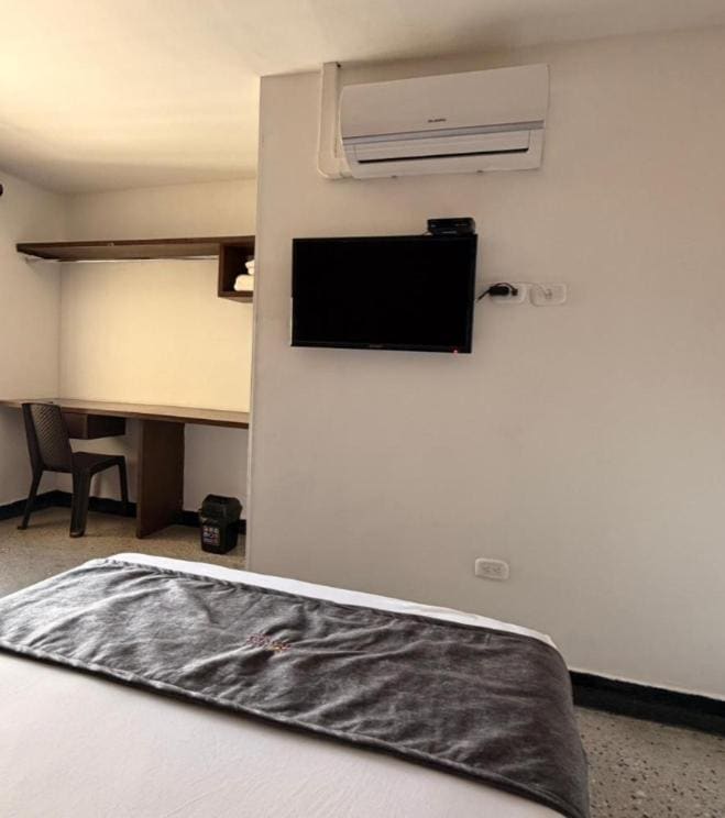 Double Room with Private Bathroom room - Image 2