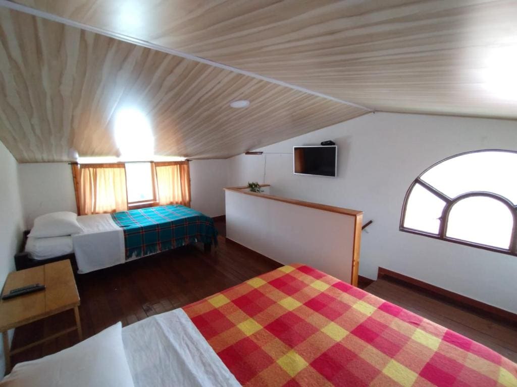 Standard Family Room room - Image 2