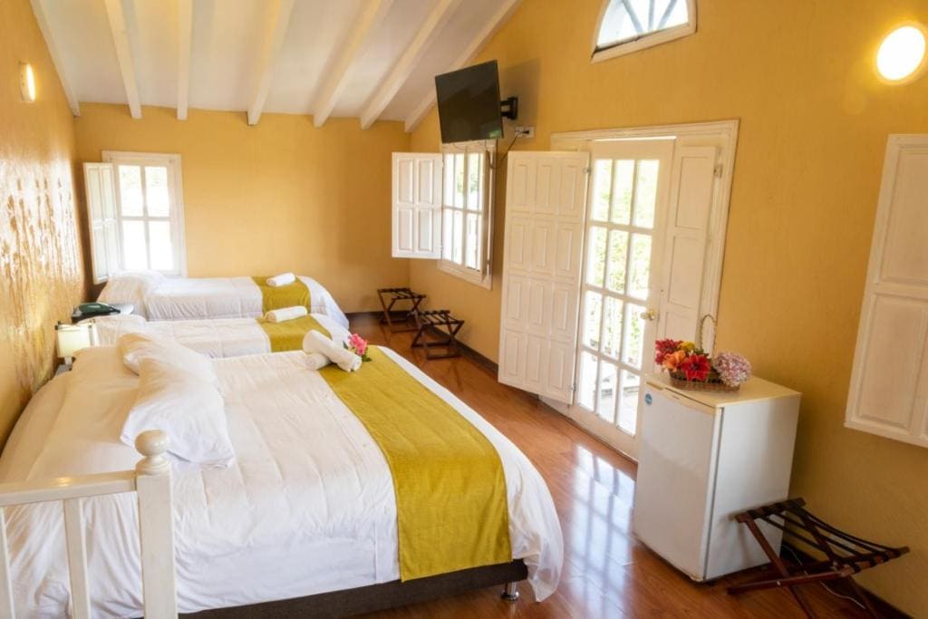 Standard Quadruple Room room - Image 1
