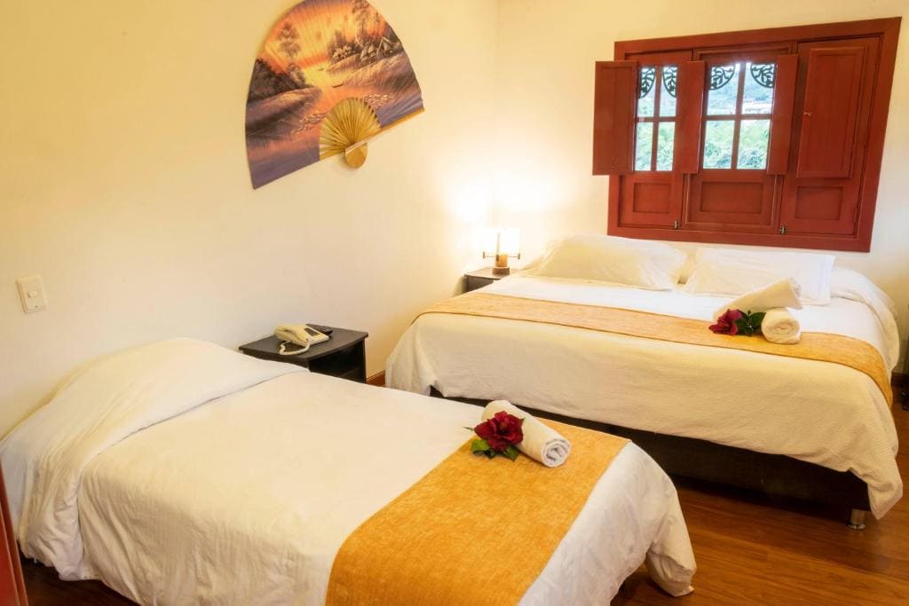 Deluxe Triple Room room - Image 2