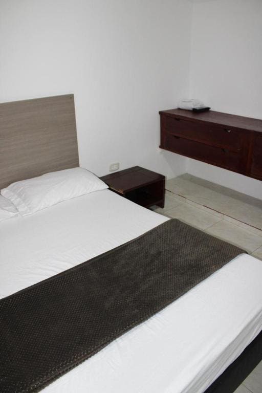 Deluxe Queen Room room - Image 2