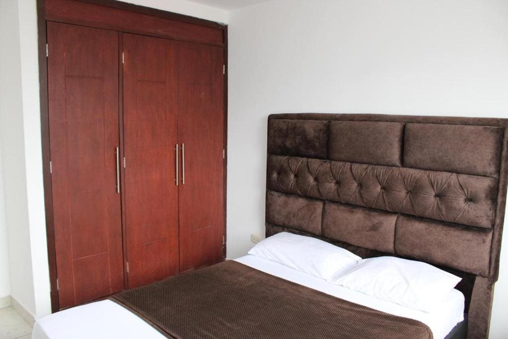 Deluxe Queen Room room - Image 3