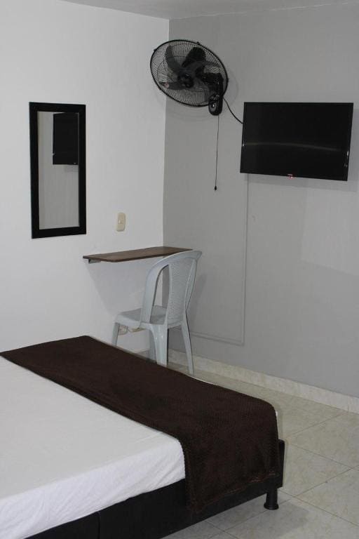 Deluxe Double Room with Extra Bed room - Image 2