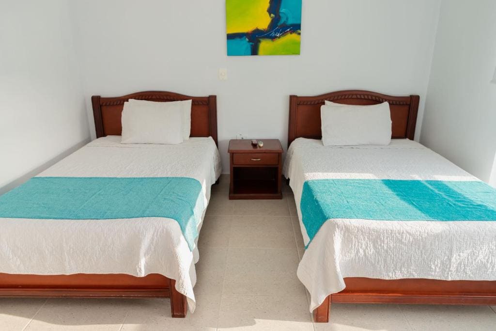 Standard Triple Room room - Image 1