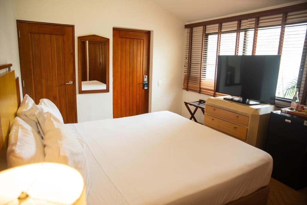 Bungalow room - Image 3