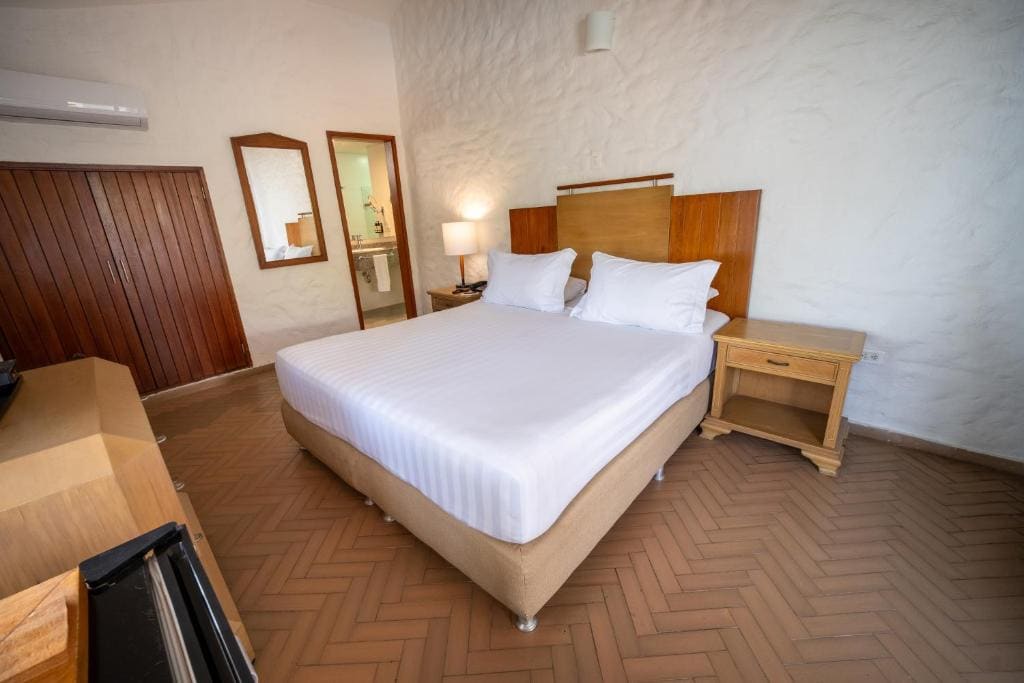Deluxe Bungalow room - Image 3
