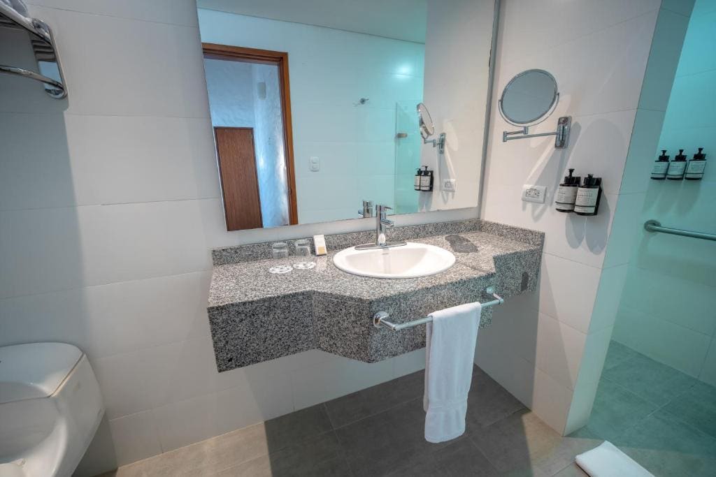 Deluxe Bungalow room - Image 1