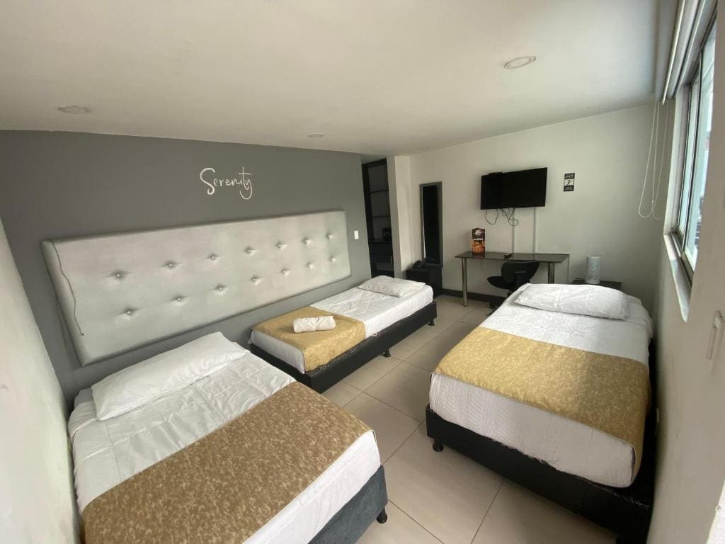 Deluxe Triple Room room - Image 1