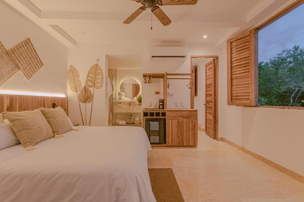 Suite with Balcony room - Image 2