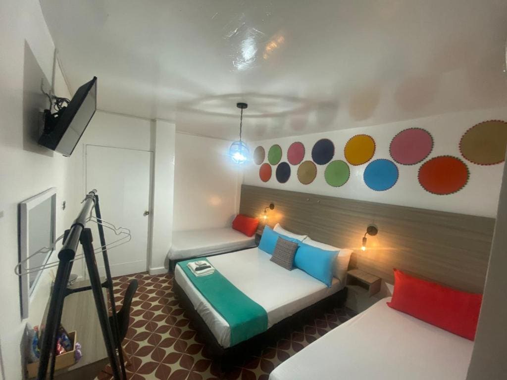 Standard Quadruple Room room - Image 1