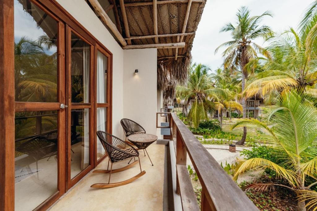 Deluxe Double Room with Balcony room - Image 3