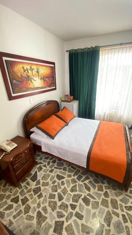 Queen Room with Balcony room - Image 1