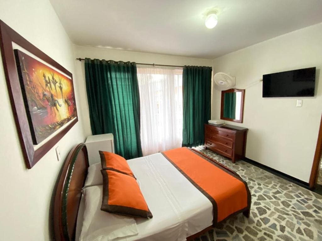 Family Room room - Image 1