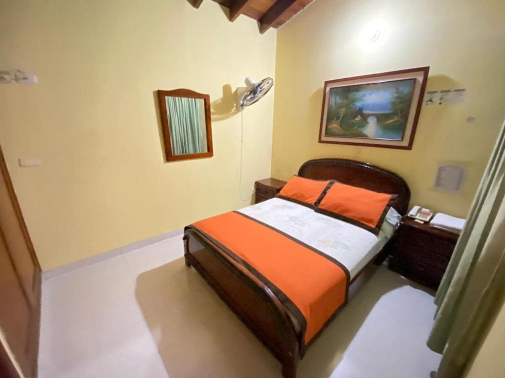 Large Single Room room - Image 1